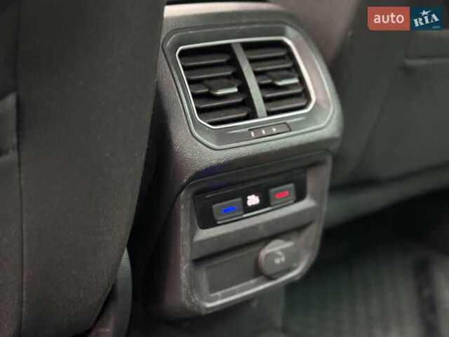 Сірий Фольксваген Тігуан, об'ємом двигуна 1.97 л та пробігом 149 тис. км за 24000 $, фото 23 на Automoto.ua