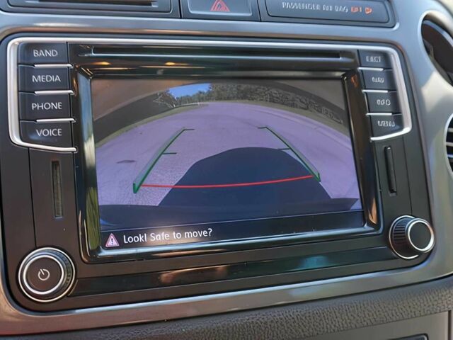 Сірий Фольксваген Тігуан, об'ємом двигуна 2 л та пробігом 77 тис. км за 7800 $, фото 9 на Automoto.ua