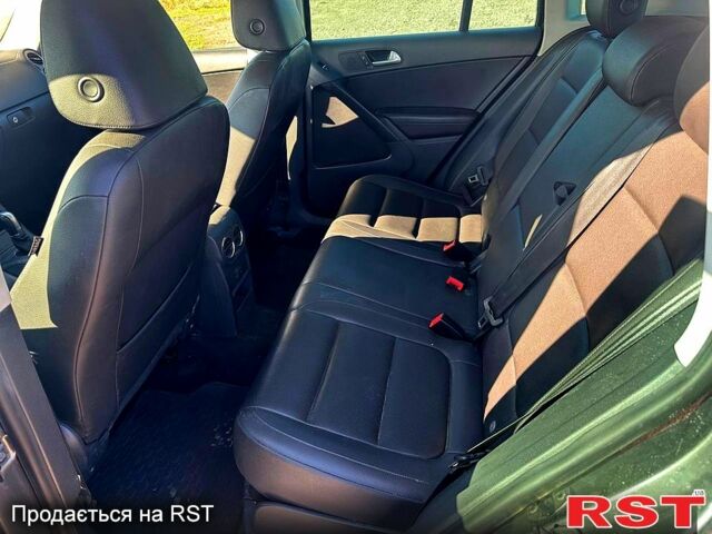 Серый Фольксваген Тигуан, объемом двигателя 2 л и пробегом 195 тыс. км за 13000 $, фото 12 на Automoto.ua