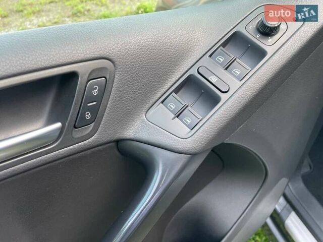 Сірий Фольксваген Тігуан, об'ємом двигуна 2 л та пробігом 133 тис. км за 13499 $, фото 19 на Automoto.ua