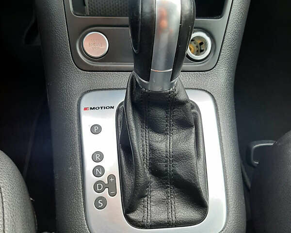 Сірий Фольксваген Тігуан, об'ємом двигуна 2 л та пробігом 206 тис. км за 12600 $, фото 10 на Automoto.ua