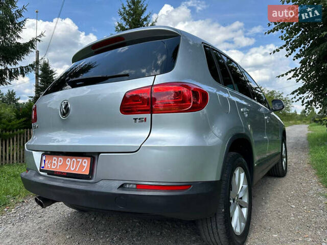Серый Фольксваген Тигуан, объемом двигателя 2 л и пробегом 128 тыс. км за 15000 $, фото 6 на Automoto.ua