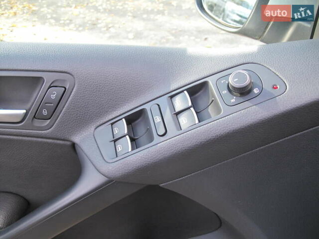 Серый Фольксваген Тигуан, объемом двигателя 2 л и пробегом 186 тыс. км за 14900 $, фото 22 на Automoto.ua