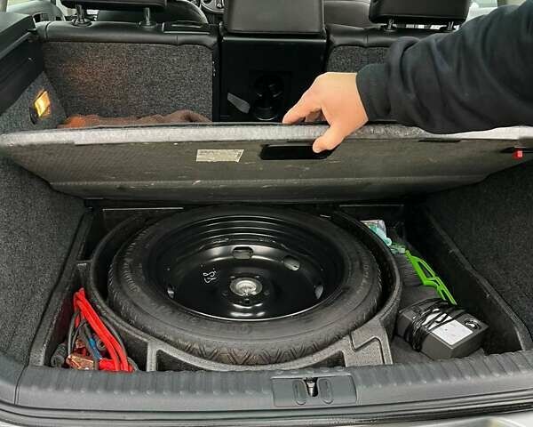 Сірий Фольксваген Тігуан, об'ємом двигуна 2 л та пробігом 204 тис. км за 13200 $, фото 7 на Automoto.ua