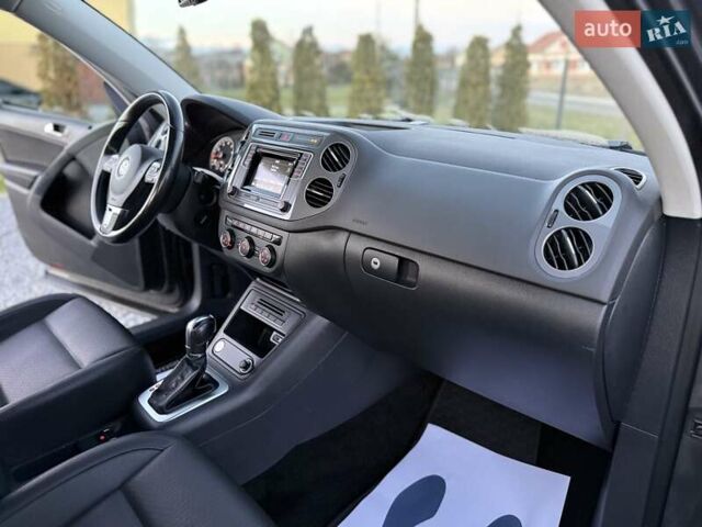 Серый Фольксваген Тигуан, объемом двигателя 2 л и пробегом 135 тыс. км за 11950 $, фото 67 на Automoto.ua