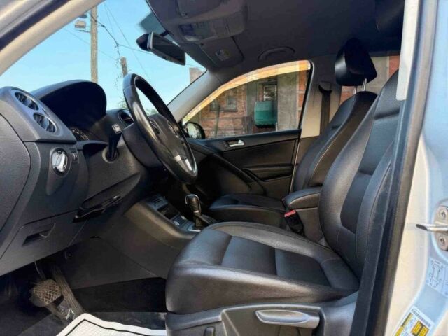 Серый Фольксваген Тигуан, объемом двигателя 2 л и пробегом 74 тыс. км за 7000 $, фото 8 на Automoto.ua