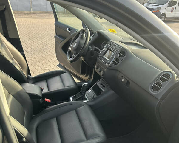 Сірий Фольксваген Тігуан, об'ємом двигуна 1.98 л та пробігом 120 тис. км за 12800 $, фото 6 на Automoto.ua