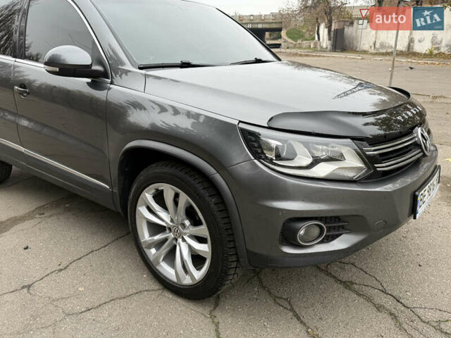 Серый Фольксваген Тигуан, объемом двигателя 2 л и пробегом 163 тыс. км за 15700 $, фото 12 на Automoto.ua