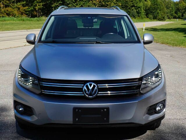 Сірий Фольксваген Тігуан, об'ємом двигуна 2 л та пробігом 77 тис. км за 7000 $, фото 1 на Automoto.ua