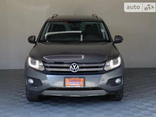 Сірий Фольксваген Тігуан, об'ємом двигуна 2 л та пробігом 131 тис. км за 2900 $, фото 2 на Automoto.ua
