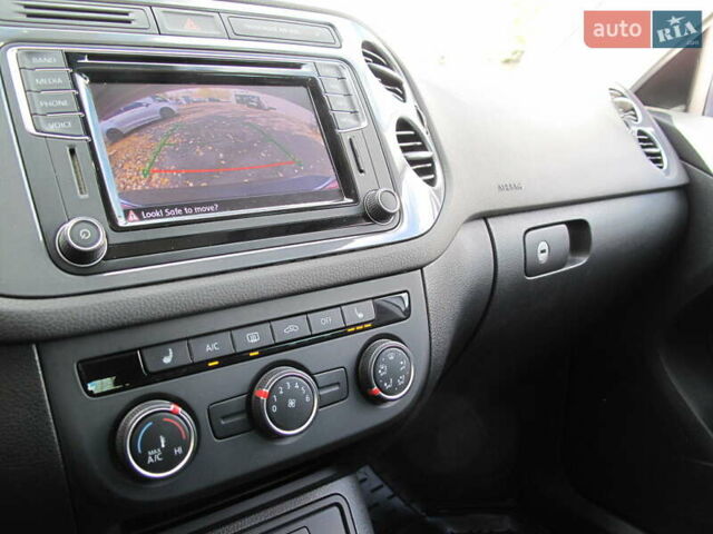 Серый Фольксваген Тигуан, объемом двигателя 2 л и пробегом 186 тыс. км за 14900 $, фото 97 на Automoto.ua