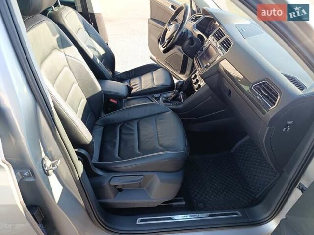 Сірий Фольксваген Тігуан, об'ємом двигуна 1.98 л та пробігом 298 тис. км за 23800 $, фото 52 на Automoto.ua