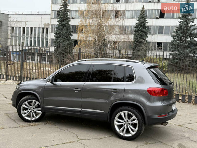 Серый Фольксваген Тигуан, объемом двигателя 2 л и пробегом 163 тыс. км за 15700 $, фото 32 на Automoto.ua