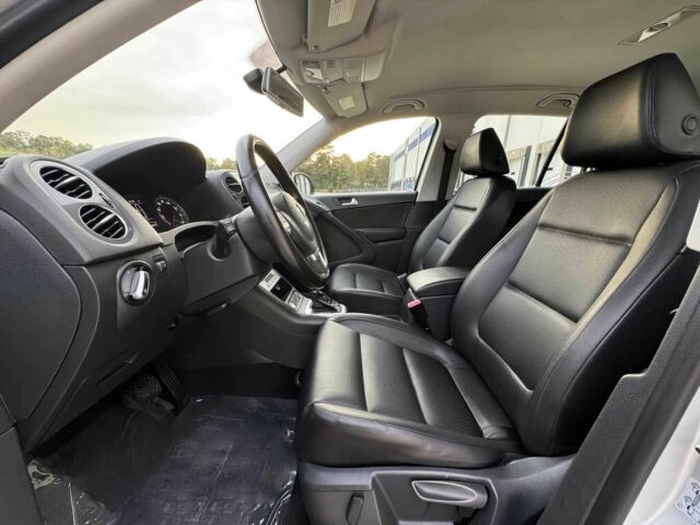 Сірий Фольксваген Тігуан, об'ємом двигуна 2 л та пробігом 70 тис. км за 3000 $, фото 9 на Automoto.ua