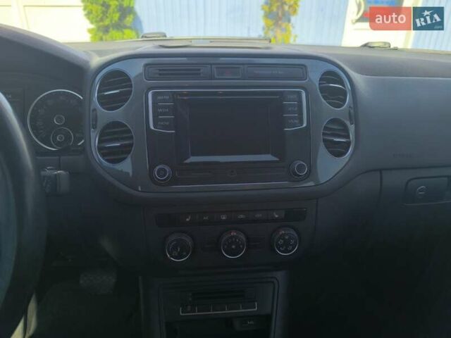 Сірий Фольксваген Тігуан, об'ємом двигуна 1.99 л та пробігом 186 тис. км за 13200 $, фото 18 на Automoto.ua