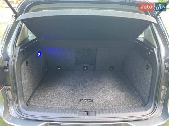 Сірий Фольксваген Тігуан, об'ємом двигуна 2 л та пробігом 133 тис. км за 13499 $, фото 30 на Automoto.ua