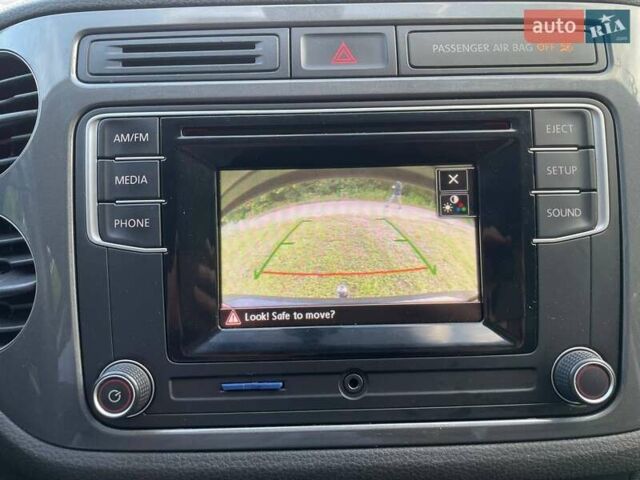 Сірий Фольксваген Тігуан, об'ємом двигуна 2 л та пробігом 133 тис. км за 13499 $, фото 15 на Automoto.ua