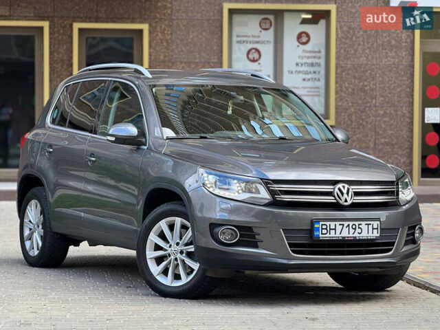 Серый Фольксваген Тигуан, объемом двигателя 1.97 л и пробегом 124 тыс. км за 17200 $, фото 3 на Automoto.ua