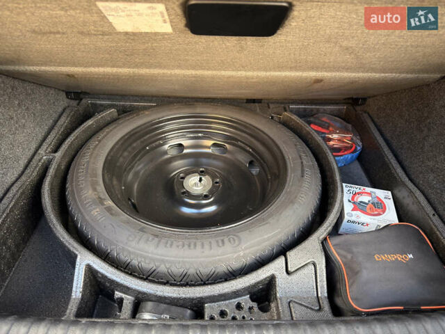 Серый Фольксваген Тигуан, объемом двигателя 1.98 л и пробегом 142 тыс. км за 12800 $, фото 13 на Automoto.ua