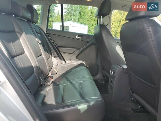 Серый Фольксваген Тигуан, объемом двигателя 1.98 л и пробегом 109 тыс. км за 2100 $, фото 8 на Automoto.ua