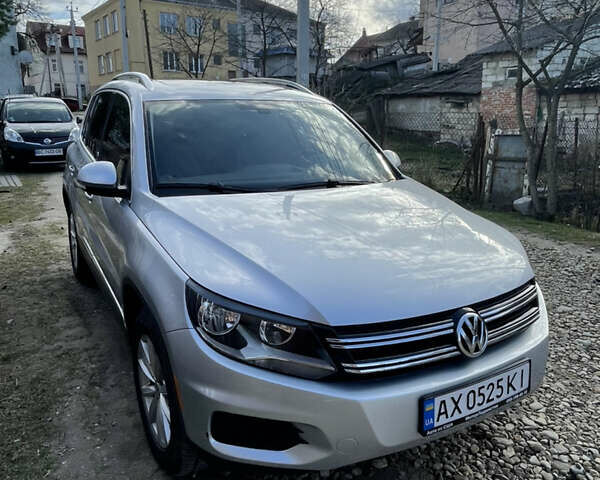 Сірий Фольксваген Тігуан, об'ємом двигуна 2 л та пробігом 40 тис. км за 17999 $, фото 2 на Automoto.ua