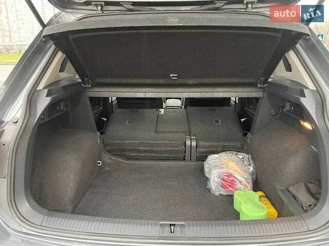 Серый Фольксваген Тигуан, объемом двигателя 1.98 л и пробегом 170 тыс. км за 18999 $, фото 39 на Automoto.ua