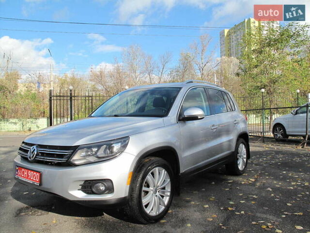 Серый Фольксваген Тигуан, объемом двигателя 2 л и пробегом 186 тыс. км за 14900 $, фото 2 на Automoto.ua