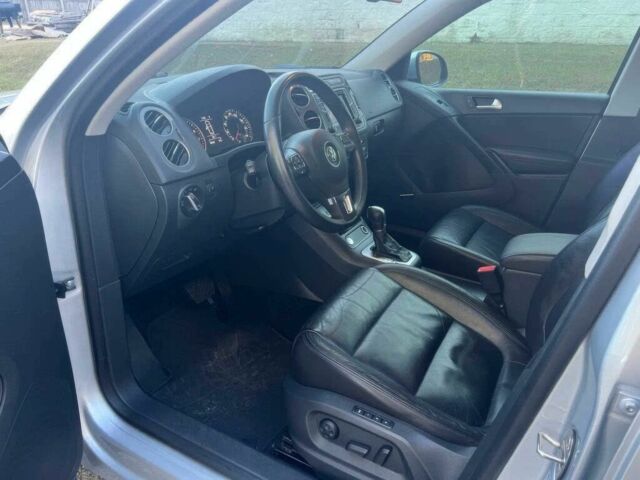 Серый Фольксваген Тигуан, объемом двигателя 2 л и пробегом 78 тыс. км за 4600 $, фото 8 на Automoto.ua