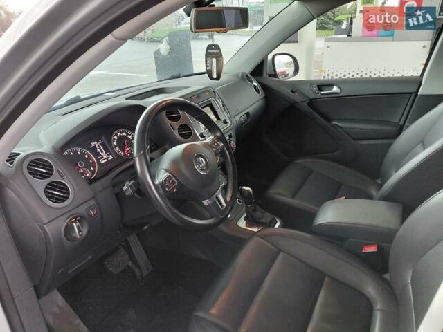 Серый Фольксваген Тигуан, объемом двигателя 1.98 л и пробегом 143 тыс. км за 12950 $, фото 24 на Automoto.ua