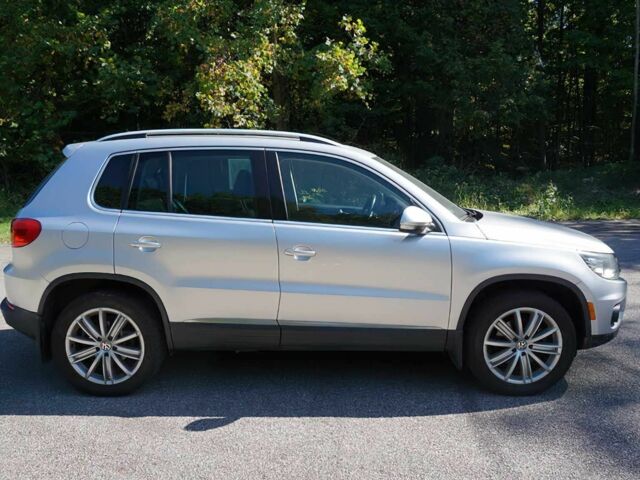 Сірий Фольксваген Тігуан, об'ємом двигуна 2 л та пробігом 77 тис. км за 7000 $, фото 5 на Automoto.ua