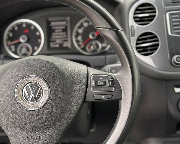 Сірий Фольксваген Тігуан, об'ємом двигуна 1.98 л та пробігом 171 тис. км за 15999 $, фото 19 на Automoto.ua