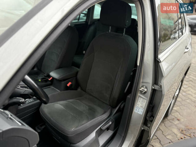 Сірий Фольксваген Тігуан, об'ємом двигуна 1.97 л та пробігом 149 тис. км за 23000 $, фото 27 на Automoto.ua