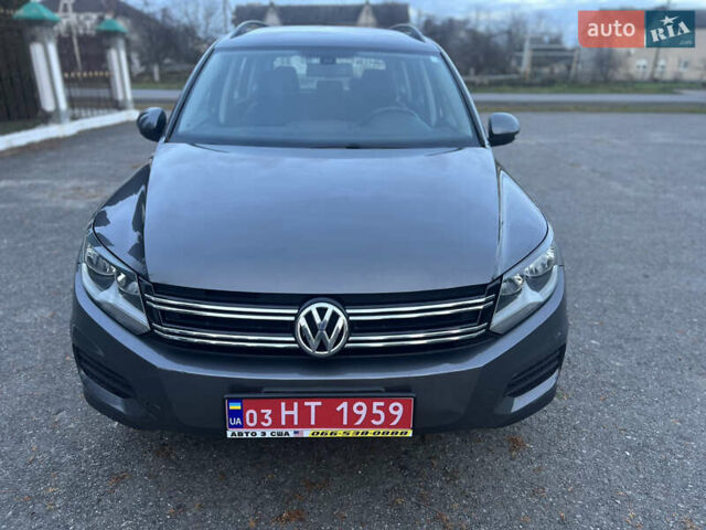 Серый Фольксваген Тигуан, объемом двигателя 2 л и пробегом 220 тыс. км за 12350 $, фото 4 на Automoto.ua