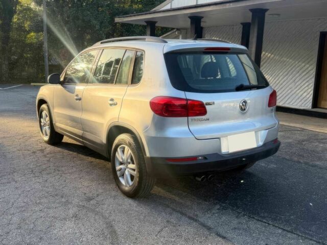 Сірий Фольксваген Тігуан, об'ємом двигуна 2 л та пробігом 71 тис. км за 7600 $, фото 5 на Automoto.ua