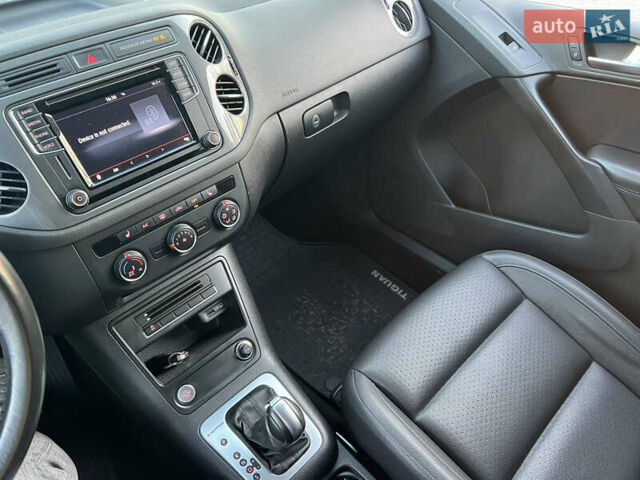 Сірий Фольксваген Тігуан, об'ємом двигуна 1.98 л та пробігом 128 тис. км за 14699 $, фото 8 на Automoto.ua