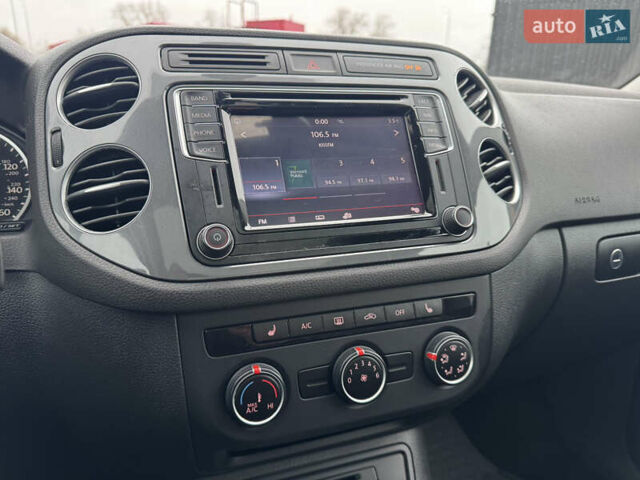 Серый Фольксваген Тигуан, объемом двигателя 2 л и пробегом 106 тыс. км за 15300 $, фото 31 на Automoto.ua