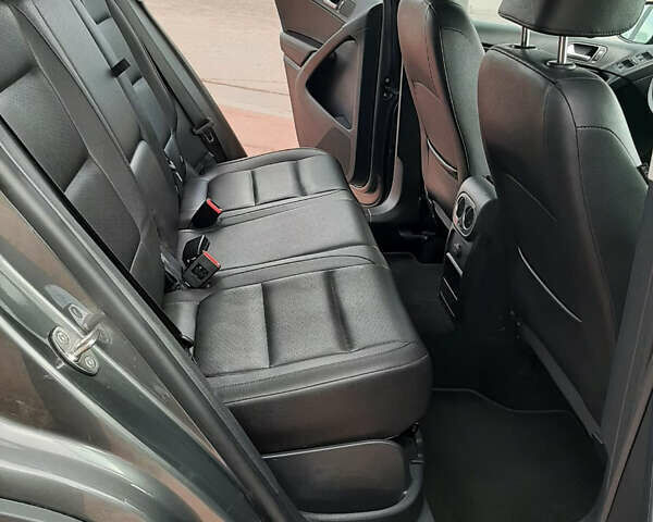 Сірий Фольксваген Тігуан, об'ємом двигуна 2 л та пробігом 206 тис. км за 12600 $, фото 18 на Automoto.ua