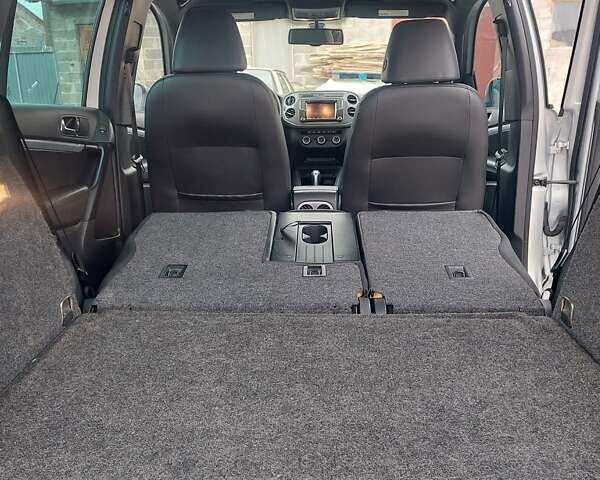 Серый Фольксваген Тигуан, объемом двигателя 1.98 л и пробегом 132 тыс. км за 12900 $, фото 48 на Automoto.ua