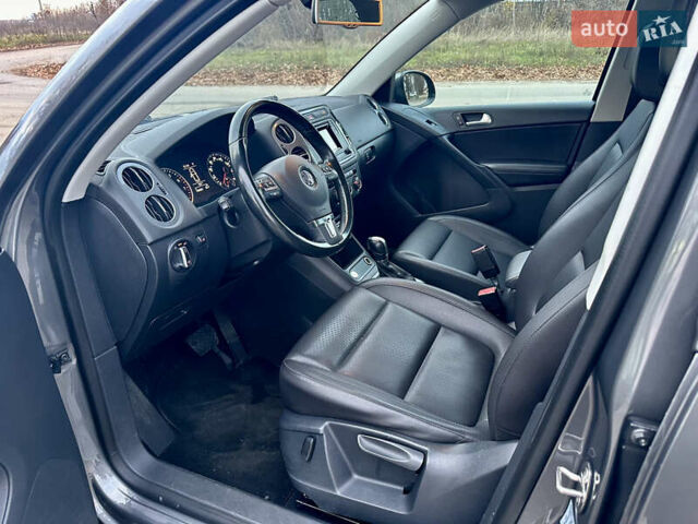 Сірий Фольксваген Тігуан, об'ємом двигуна 2 л та пробігом 150 тис. км за 12300 $, фото 15 на Automoto.ua