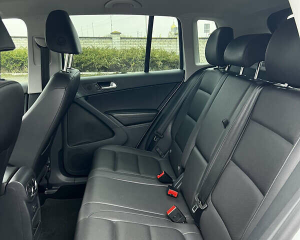 Серый Фольксваген Тигуан, объемом двигателя 1.98 л и пробегом 156 тыс. км за 12999 $, фото 13 на Automoto.ua