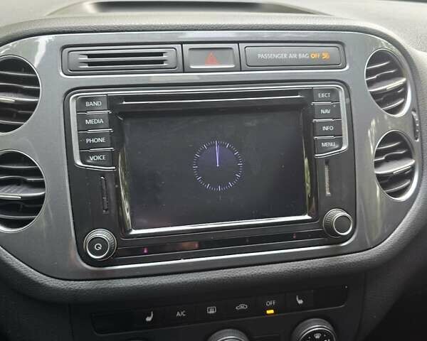 Серый Фольксваген Тигуан, объемом двигателя 1.98 л и пробегом 153 тыс. км за 14300 $, фото 15 на Automoto.ua