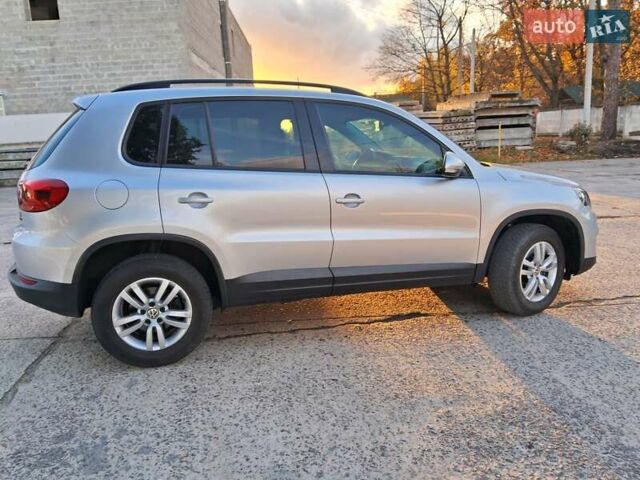 Сірий Фольксваген Тігуан, об'ємом двигуна 2 л та пробігом 190 тис. км за 11650 $, фото 38 на Automoto.ua