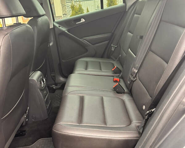 Сірий Фольксваген Тігуан, об'ємом двигуна 1.98 л та пробігом 196 тис. км за 12900 $, фото 13 на Automoto.ua