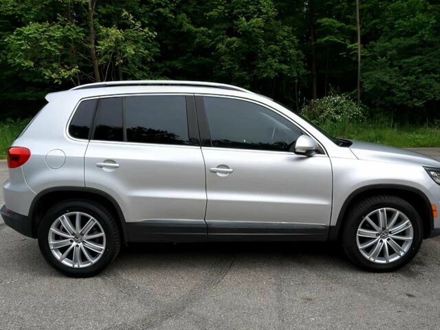 Серый Фольксваген Тигуан, объемом двигателя 2 л и пробегом 77 тыс. км за 8900 $, фото 7 на Automoto.ua