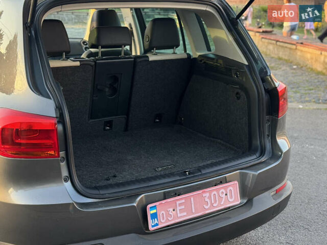 Серый Фольксваген Тигуан, объемом двигателя 2 л и пробегом 199 тыс. км за 12200 $, фото 19 на Automoto.ua