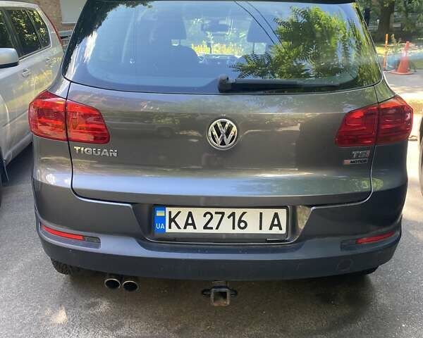 Серый Фольксваген Тигуан, объемом двигателя 2 л и пробегом 95 тыс. км за 14976 $, фото 4 на Automoto.ua