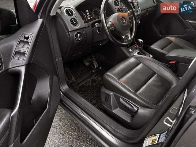 Серый Фольксваген Тигуан, объемом двигателя 1.98 л и пробегом 167 тыс. км за 10500 $, фото 7 на Automoto.ua