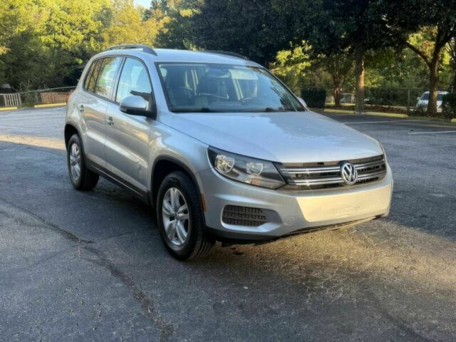 Сірий Фольксваген Тігуан, об'ємом двигуна 2 л та пробігом 71 тис. км за 7600 $, фото 2 на Automoto.ua