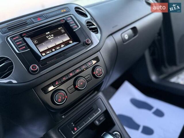 Серый Фольксваген Тигуан, объемом двигателя 2 л и пробегом 135 тыс. км за 11950 $, фото 54 на Automoto.ua