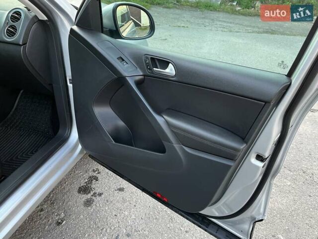 Сірий Фольксваген Тігуан, об'ємом двигуна 1.98 л та пробігом 145 тис. км за 12950 $, фото 14 на Automoto.ua